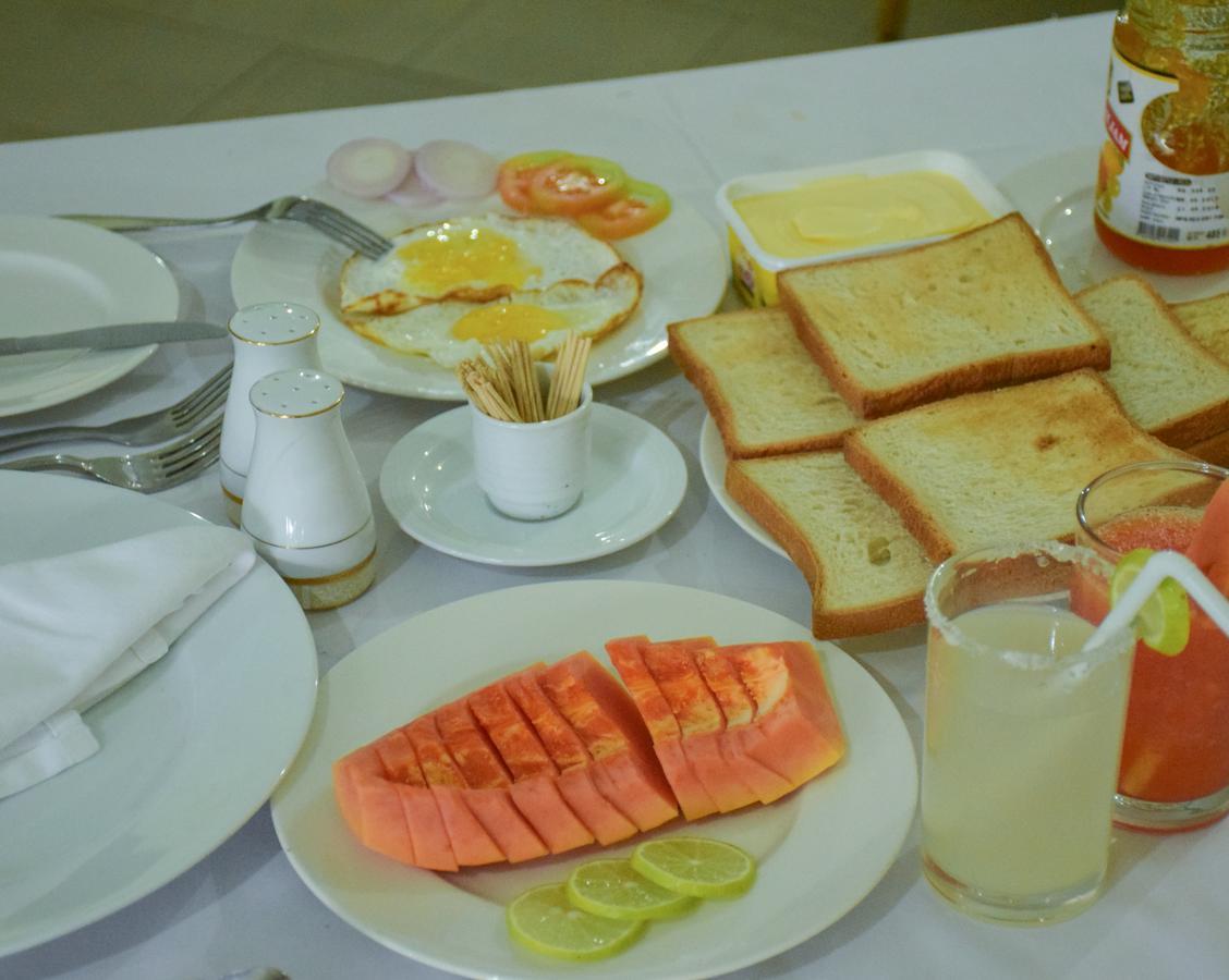 Malwatta Pilgrims Rest Hotel Kandy Ngoại thất bức ảnh