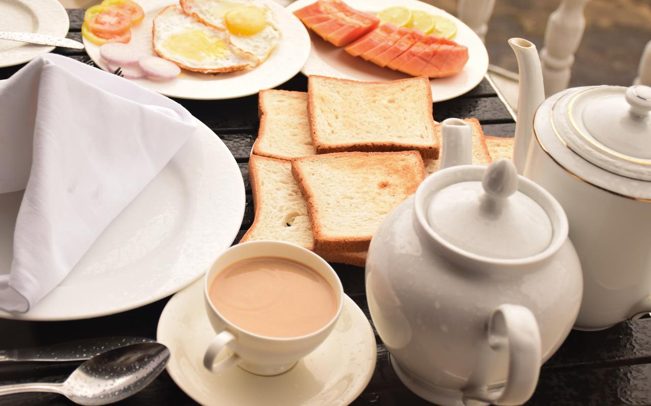 Malwatta Pilgrims Rest Hotel Kandy Ngoại thất bức ảnh