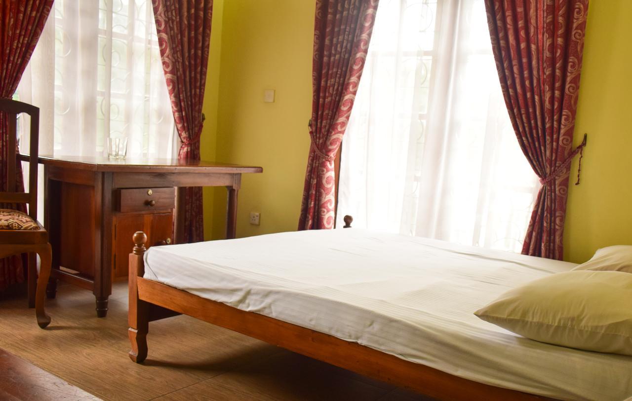 Malwatta Pilgrims Rest Hotel Kandy Ngoại thất bức ảnh